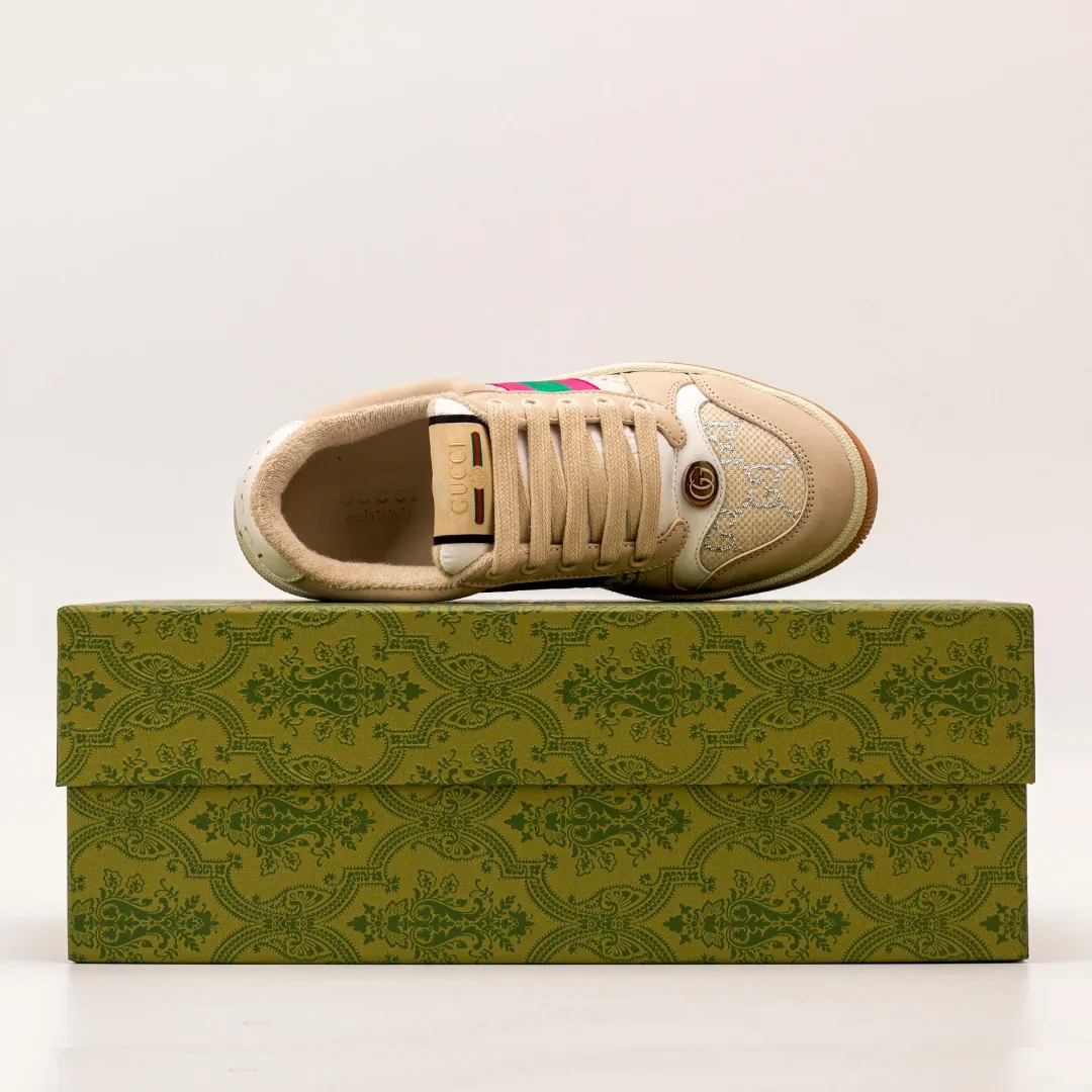 Ex-factory price 620 [Higher version] GUCCI casual sports distressed small dirty shoes, polished cowhide fabric, hand-made distressed effect!  Original terry cloth, delicate, soft, comfortable and breathable. Privately molded steel-stamped two-color original TPU outsole (lower layer is wider, upper layer is narrower) to differentiate the wrong version of the outsole in the market. Fabric, material, outsole, detail comparison SIZE: 34-41, 38-45 regular size (women's 34, 41, men's 38, 45 customized, non-returnable and non-exchangeable) (women's colors and men's models need to be customized)